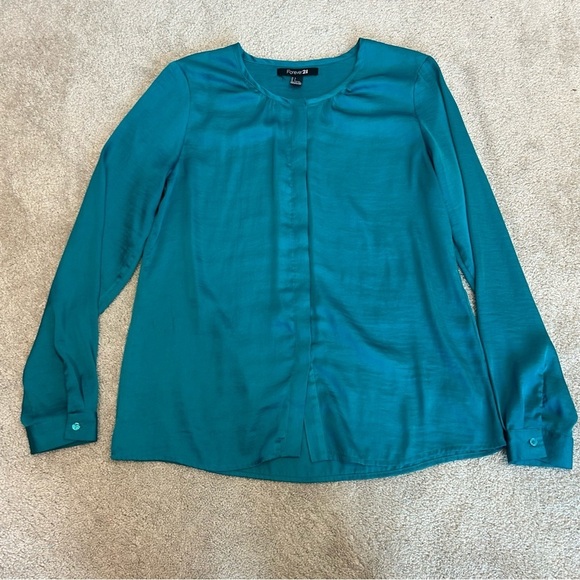 Forever 21 turquoise blue long sleeve satin effect button front blouse Sz L - Picture 5 of 7